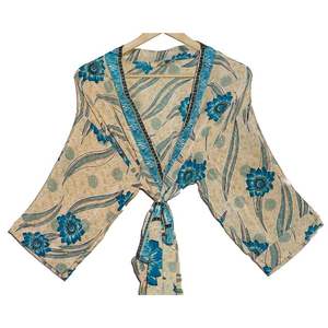 Bata de Sari de seda reciclada de La India, Kimono ligero cómodo para mujer, ropa de playa, vestido largo para verano y primavera - Product Image 4