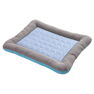 Cama para Perros y Gatos Lavable a Máquina, de Seda de Hielo Refrescante, Rectangular XL, con Diseño de Rayas, para un Sueño Cómodo de Animales Pequeños - Product Image 3