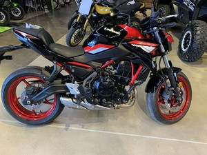 Motocicleta Kawasaki <span class=keywords><strong>Z650</strong></span> ABS 2026 <span class=keywords><strong>NUEVA</strong></span> - Product Image 1