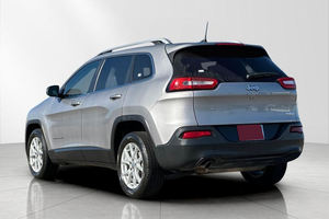 Jeep C-h-e-r-o-k-e-e L-a-t-i-t-u-d-e P-l-u-s F-W-D 2018 - Product Image 3