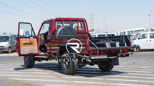 Land Cruiser LC79 Pickup 2022 4.2L 4x4 Diesel Cabina Singola 6 Posti Cerchi R18 Aria Condizionata Manuale Guida a Sinistra Sedili in Pelle Alluminio - Product Image 2