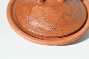 Authentique Tawa/Poêle en terre cuite avec couvercle, ustensile de cuisine moderne en argile, vaisselle en terre cuite de haute qualité et écologique, compatible lave-vaisselle et four - Product Image 2