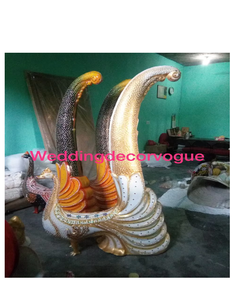 Mandap de mariage traditionnel avec des piliers sculptés ornés pour la scène de mariage dans les salles de banquet et les jardins extérieurs - Product Image 2