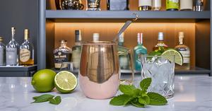 Handmade Exclusive Pure Copper Mug with Attractive Brass Handle for Home Use with Distinctive Design - Product Image 3