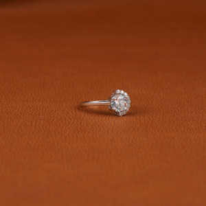 Diamante cultivado en laboratorio con anillo de diamante de corte redondo Diamante lateral de corte redondo Anillo de compromiso cultivado en laboratorio Anillo De Oro Sólido de 14KT para su regalo - Product Image 6