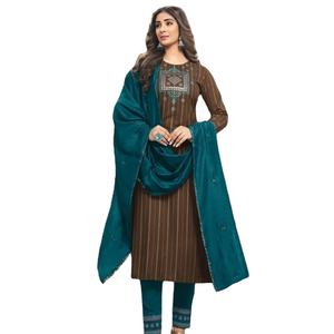 Pantalon en rayonne fantaisie de 14 kg avec broderie miroir et coton slub lycra, accompagné d'un dupatta en viscose Chanderi pure - Product Image 1