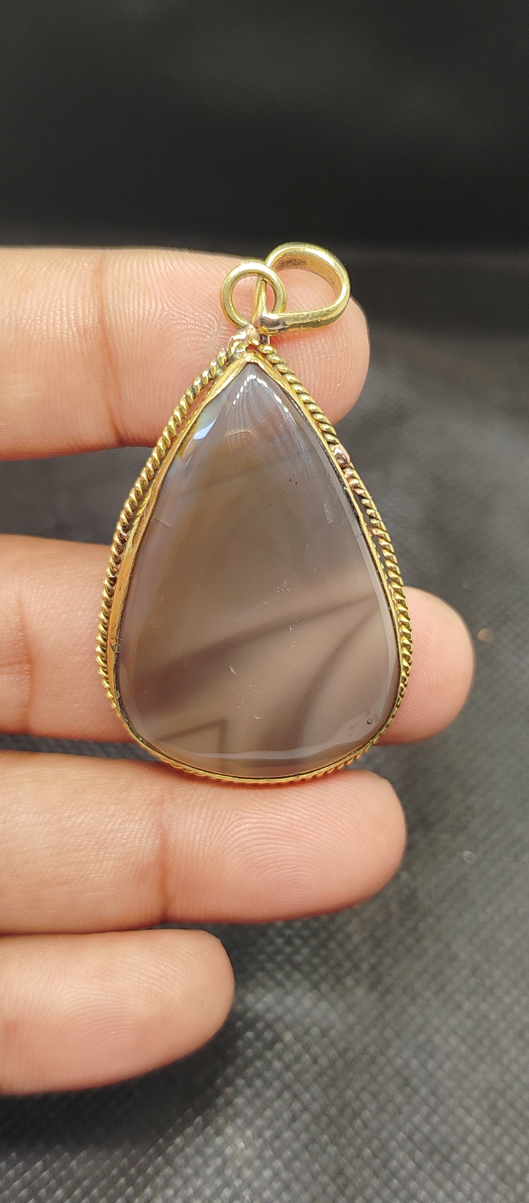 สีน้ำตาล