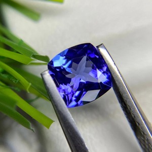 Gemas Mehrajudin, Tanzanita Azul Corte Esmeralda 100% Natural, Corte Pera, 1 Quilate, Grado AAA, Certificada por Terceros para Joyería - Product Image 4