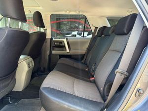 Utilisez 2010 À-yo-ta 4_Runner SR5 V6 4WD - Product Image 2