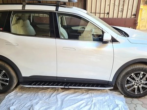 บันไดข้างรถยนต์สำหรับรถ SUV |   สีดำเรียบหรูพร้อมดีเทลโครเมียม |   สำหรับการจัดหาสินค้าขายส่ง - Product Image 2