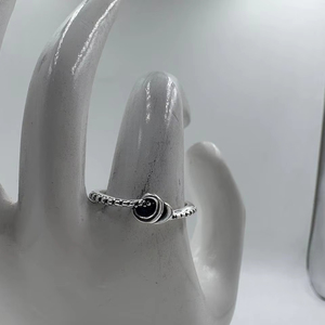 Anillo de diseño de piedras preciosas de plata esterlina inspirado vintage hecho a mano - Product Image 1