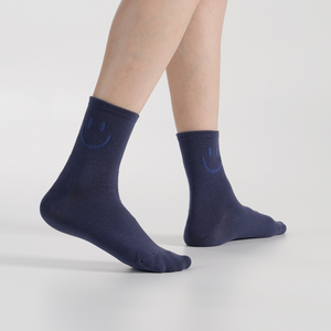 Chaussettes en coton pour femmes - Antibactériennes, tricotées, mignonnes, motif de dessin animé amusant, nouveauté, chaussettes coréennes pour tous les jours - Product Image 5