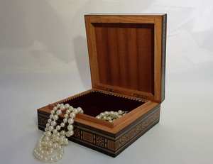 Boîte à bijoux de luxe en bois fait main avec incrustation de nacre moderne, design de luxe, organisateur de rangement pour bagues, boucles d'oreilles, bracelets - Product Image 5