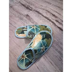 Pantoufles élégantes en tissu de coton de haute qualité imprimé à la main, semelle antidérapante, accessoires décontractés d'été pour la plage - Product Image 4