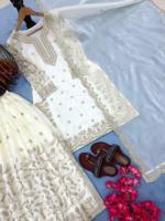 Robe entièrement cousue, costume prêt-à-porter, avec broderie lourde, travail de séquence et de fil de codage, travail à la main avec des perles, manches fantaisie