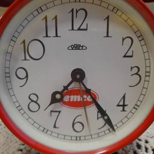 Horloge de bureau mécanique silencieuse en métal tendance - Design écologique pour une meilleure gestion du temps - Product Image 5