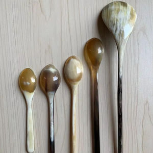 Cuillère à corne distinctive Artisanat en corne de buffle et de vache en vaisselle fine - Product Image 1