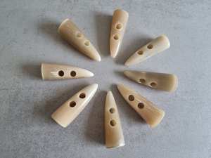 Corne de buffle à 2 trous faite à la main 100% boutons de vêtements naturels et écologiques d'Inde - Product Image 3