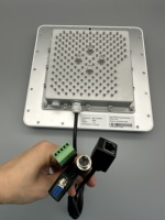 Lector RFID UHF Integrado Resistente al Agua de Largo Alcance de Alta Tecnología de 9dBi para Sistemas de Control de Acceso Descarga de Software