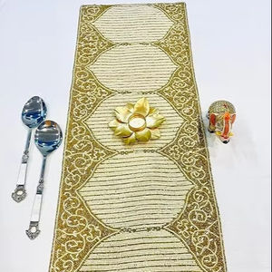 Ensemble de dessous de verre perlé fait à la main napperons de décoration de table de mariage pour centres de table à manger - Product Image 1