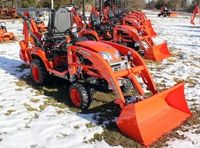 Gebrauchter Kubota Rasenmäher 4x4 Kleiner Traktor mit Frontlader Baggerlader Kubota Traktoren LKWs Landwirtschaft Mini-Traktor