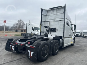 ¡COMPRA AHORA! Manipuladores de Servicio Pesado para VNL64T740 2020, 455HP, Transmisión de 12 Velocidades con Suspensión Neumática - Listos para Enviar - Product Image 2