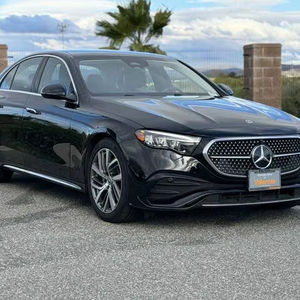 Mercedes-Benz Clase E E 350 4MATIC AWD Plus 2025 Usado en Buen Estado, Sin Accidentes, Volante a la Izquierda/Derecha - Product Image 1