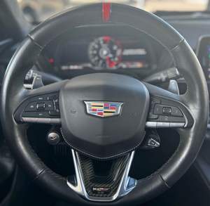 Cadillac CT4 V-Series Blackwing Sedan 4D d'occasion propre, année 2022 - Product Image 2