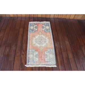 Alfombra Turca Vintage Pequeña de 1,4x3 pies (42x90 cm), Alfombra Roja a Rayas - Product Image 1