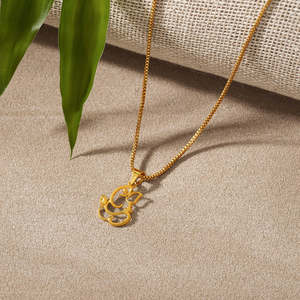 Collar con Colgante Religioso de Ganesh Grace en Oro de 14K - Product Image 1