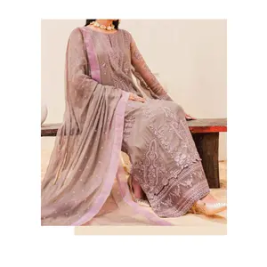 Desain terbaru gaun 3 potong sifon berpori buatan Pakistan untuk wanita tersedia untuk dijual dengan harga yang wajar