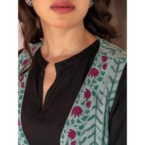 Haut midi asymétrique brodé noir en viscose - Product Image 5