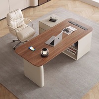 Bureau d'ordinateur combiné en noyer OEM pour bureau et maison avec prise intégrée, rangement ouvert, armoire latérale et bureau d'écriture incurvé