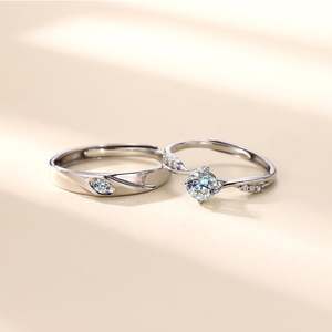 Bague de mariage réglable en argent sterling avec zircon taillé rond Jeulia Twist - Product Image 4