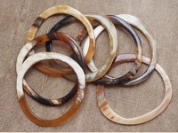 Ensemble de bracelets manchette en corne de buffle naturelle polie, écologiques, pour mariage ou cadeau, avec diamant comme pierre principale