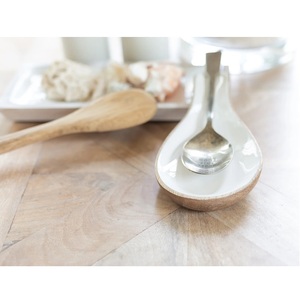 Fantástico soporte para cuchara con esmalte para cocina, soporte para cuchara de madera lisa para estufa - Product Image 1