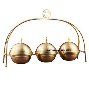 Tazón para Dátiles con Acabado Dorado Mate, Diseño Árabe Decorativo Personalizado, Tazón de Metal de Lujo para Chocolate - Product Image 1