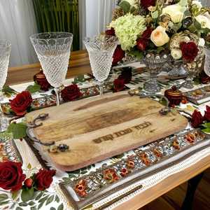 Tabla de Challah de Granada Personalizada, Elegante Bandeja Rectangular Reversible de Madera para Servir, Asas de Metal, Hecha a Mano, Gran Venta para Bodas - Product Image 6