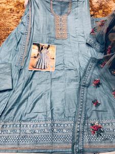 ชุดสูทสไตล์ anarkali แบบดั้งเดิมสำหรับผู้หญิงชุดเชื้อชาติอินเดียและปากีสถานแฟนซี - Product Image 5