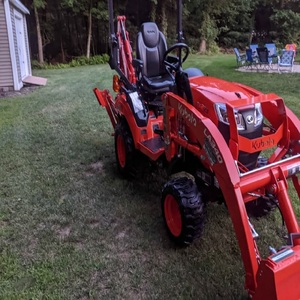 รถแทรกเตอร์ Kubota LA1055 มือสอง พร้อมที่ตักด้านหน้า ราคาประหยัด - Product Image 3