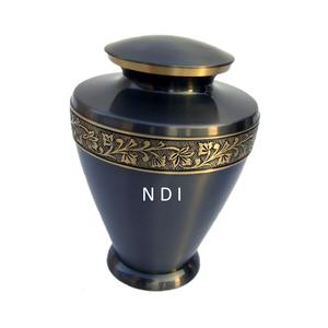 Urnes de crémation commémoratives design élégant urnes de cercueil en métal en laiton pour le corps humain fournisseur de cendres adultes de l'Inde - Product Image 3