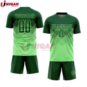 Hauts de maillot de football personnalisés pour femmes 100% polyester à séchage rapide manches courtes Performance optimale pour les ensembles d'uniformes de football - Product Image 2