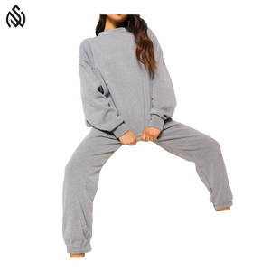 2025 Casual Jogging Suit en blanco recortado con capucha joggers pantalones chándal conjunto de 2 piezas para mujeres 100% algodón lavado ácido chándal - Product Image 4