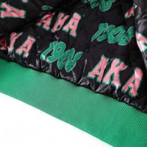 Blouson Bomber Noir AKA avec Doublure Personnalisée, Broderie Lettres Grecques Rose et Vert, Style Universitaire Streetwear pour Femme - Product Image 6