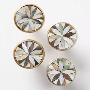 Tirador de armario de diseño floral hecho a mano con incrustaciones de nácar modernas de lujo para muebles, tirador de cajón para armario de cocina - Product Image 2