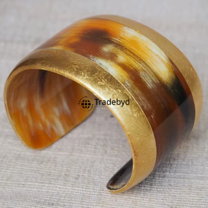 กำไลข้อมือเขาสัตว์ธรรมชาติคุณภาพพรีเมียม งานฝีมือ งานศิลปะ เครื่องประดับแฟชั่นสำหรับทุกเพศ จำหน่ายจำนวนมากโดย Tradebyd - Product Image 1