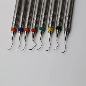 Kit de curettes parodontales Gracey manuelles en acier avec détartreur, certifié CE Classe II DM1526, garantie 6 mois - Product Image 5