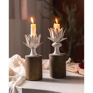 Bougeoir blanc de style floral pour décoration élégante de la maison, du salon, de la chambre à coucher et de la table à manger d'Inde - Product Image 1