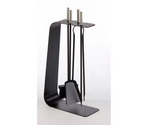 Ensemble d'outils de feu en fer au design intemporel avec un revêtement noir élégant et un savoir-faire détaillé, idéal pour les intérieurs de cabines de luxe - Product Image 3