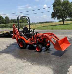 รถแทรกเตอร์ขนาดเล็ก Kubota BX23S พร้อมที่ตักดินด้านหน้าและที่ขุดดินด้านหลัง เครื่องยนต์ดีเซล ขับเคลื่อน 4 ล้อ - Product Image 1